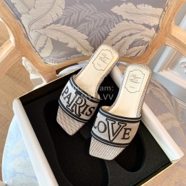 Roger Vivier Summer Embroidered Canvas Leather Flat Heel Slippers