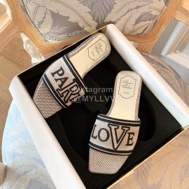 Roger Vivier Summer Embroidered Canvas Leather Flat Heel Slippers