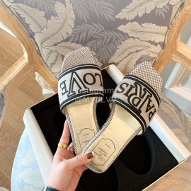 Roger Vivier Summer Embroidered Canvas Leather Flat Heel Slippers