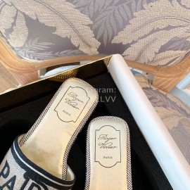 Roger Vivier Summer Embroidered Canvas Leather Flat Heel Slippers
