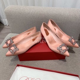 Roger Vivier Fashion Silk Classic Flower Buckle Pointed Shoes For Women Pink