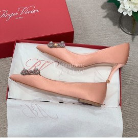 Roger Vivier Fashion Silk Classic Flower Buckle Pointed Shoes For Women Pink