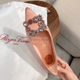 Roger Vivier Fashion Silk Classic Flower Buckle Pointed Shoes For Women Pink