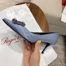 Roger Vivier Fashion Silk Classic Flower Buckle Pointed Shoes For Women Blue