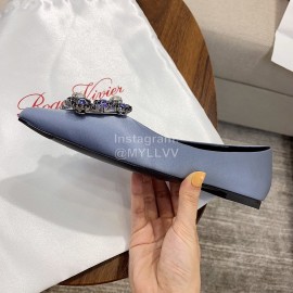 Roger Vivier Fashion Silk Classic Flower Buckle Pointed Shoes For Women Blue