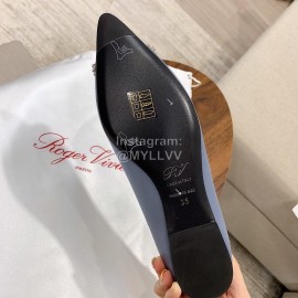 Roger Vivier Fashion Silk Classic Flower Buckle Pointed Shoes For Women Blue