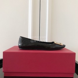 Roger Vivier Fashion Patent Leather Square Flat Heels For Women Black