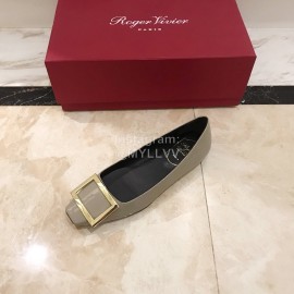 Roger Vivier Fashion Patent Leather Square Flat Heels For Women Gray