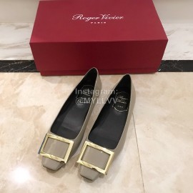 Roger Vivier Fashion Patent Leather Square Flat Heels For Women Gray
