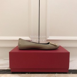 Roger Vivier Fashion Patent Leather Square Flat Heels For Women Gray