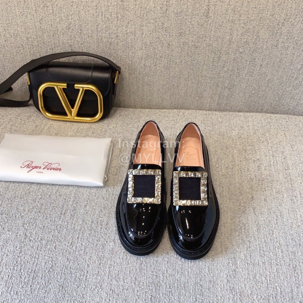Roger Vivier Autumn And Winter New Black Leather Shoes  