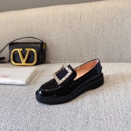 Roger Vivier Autumn And Winter New Black Leather Shoes  