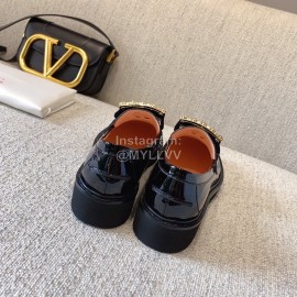 Roger Vivier Autumn And Winter New Black Leather Shoes  