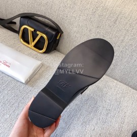 Roger Vivier Autumn And Winter New Black Leather Shoes  