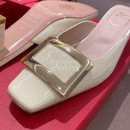 Roger Vivier Patent Leather Thick High Heeled Slippers For Women Beige