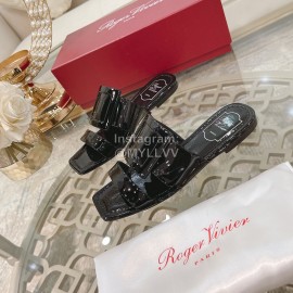 Roger Vivier Fashion Patent Leather Slippers For Women Black
