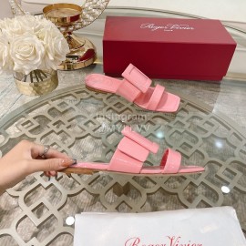Roger Vivier Fashion Patent Leather Slippers For Women Pink