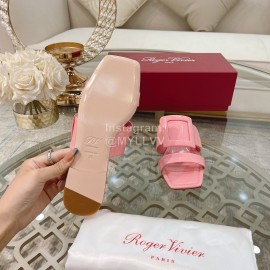 Roger Vivier Fashion Patent Leather Slippers For Women Pink