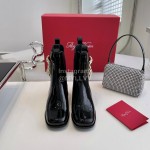 Roger Vivier Patent Leather Short Chelsea Boots For Women Black