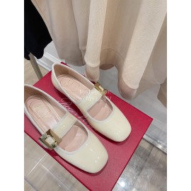 Roger Vivier Gold Buckle Patent Leather Shoes For Women White