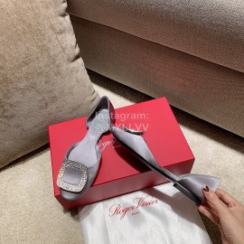 Roger Vivier Fashion Silk Leather Flat Heels For Women Gray