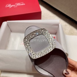 Roger Vivier Fashion Silk Leather Flat Heels For Women Gray