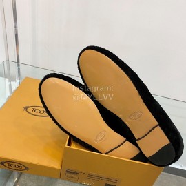 Tods Autumn Winter Retro Golden Buckle Lamb Wool Shoes For Women Black