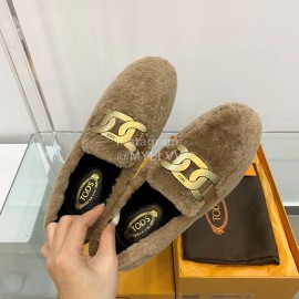 Tods Autumn Winter Retro Golden Buckle Lamb Wool Shoes For Women Brown