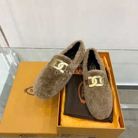 Tods Autumn Winter Retro Golden Buckle Lamb Wool Shoes For Women Brown