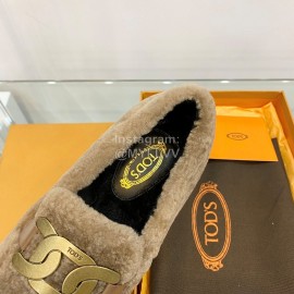 Tods Autumn Winter Retro Golden Buckle Lamb Wool Shoes For Women Brown