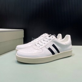 Tom Ford Calf Leather Casual Sneakers For Men White