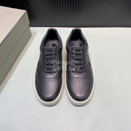 Tom Ford Calf Leather Casual Sneakers For Men Blac..