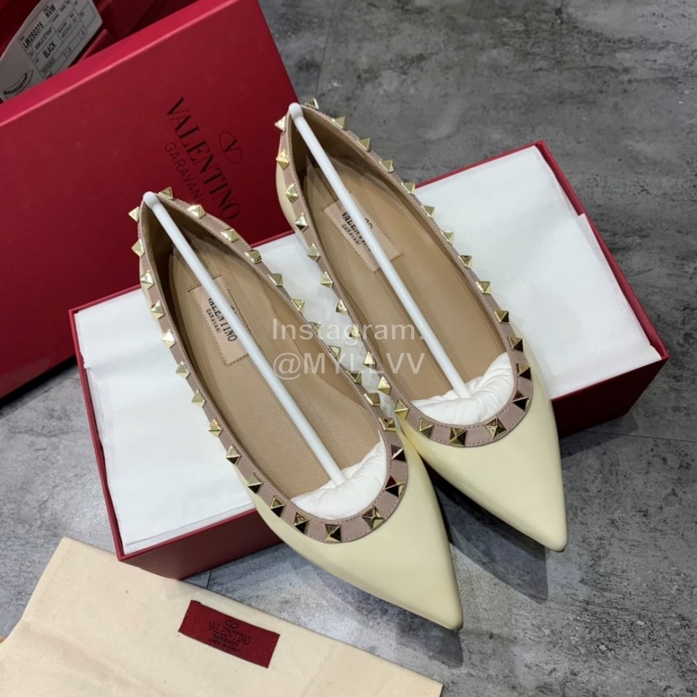 Valentino Riveted Pointed Flat Heel Leather Shoes Beige