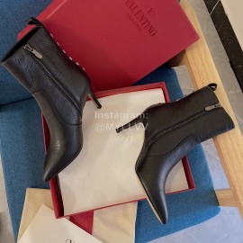 Valentino New Rivet High Heeled Calfskin Boots Black