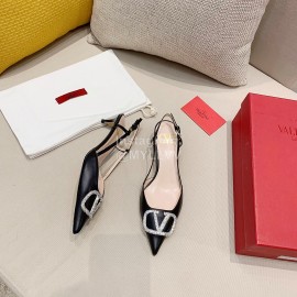 Valentino Fashion Calfskin Pointed High Heel Sandals Black