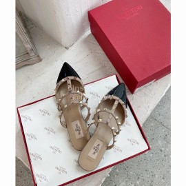 Valentino Rivet Cow Patent Leather Flat Heel Sandals Black