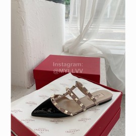 Valentino Rivet Cow Patent Leather Flat Heel Sandals Black