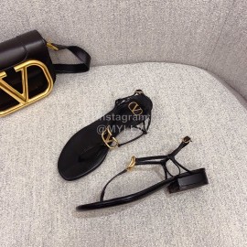 Valentino New Simple Sheepskin Clip Toe Sandals Black