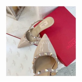 Valentino Fashion Cow Patent Leather Pointed High Heel Sandals Apricot