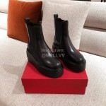 Valentino Autumn Winter New Black Leather Thick Soled Boots