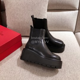 Valentino Autumn Winter New Black Leather Thick Soled Boots