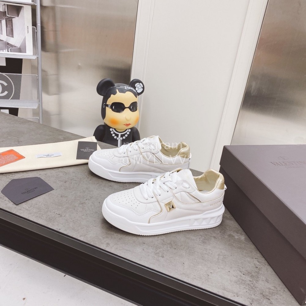 Valentino Onestud Cowhide Sneakers For Men And Women Gold