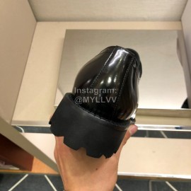 Versace Black Cowhide Casual Shoes For Men 