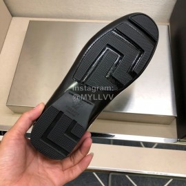 Versace Cowhide Hardware Buckle Business Shoes For Men