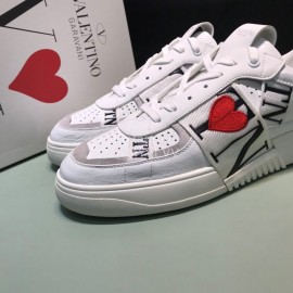 Valentino Embroidery Leather Rivet Sneakers For Men And Women 