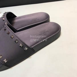 Valentino Fashion Rivet Slippers For Men And Women Black