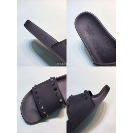 Valentino Fashion Rivet Slippers For Men And Women Black