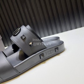 Valentino Black Calf Leather Rivet Slippers For Men