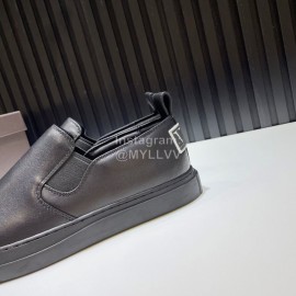Valentino Black Calf Leather Casual Sneakers For Men