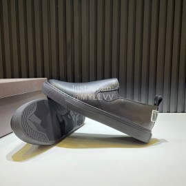 Valentino Black Calf Leather Casual Sneakers For Men